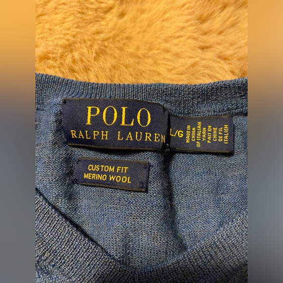 POLO RALPH LAUREN Classic Fit Blue V-Neck 100% Merino Wool, large sweater - Picture 8 of 8